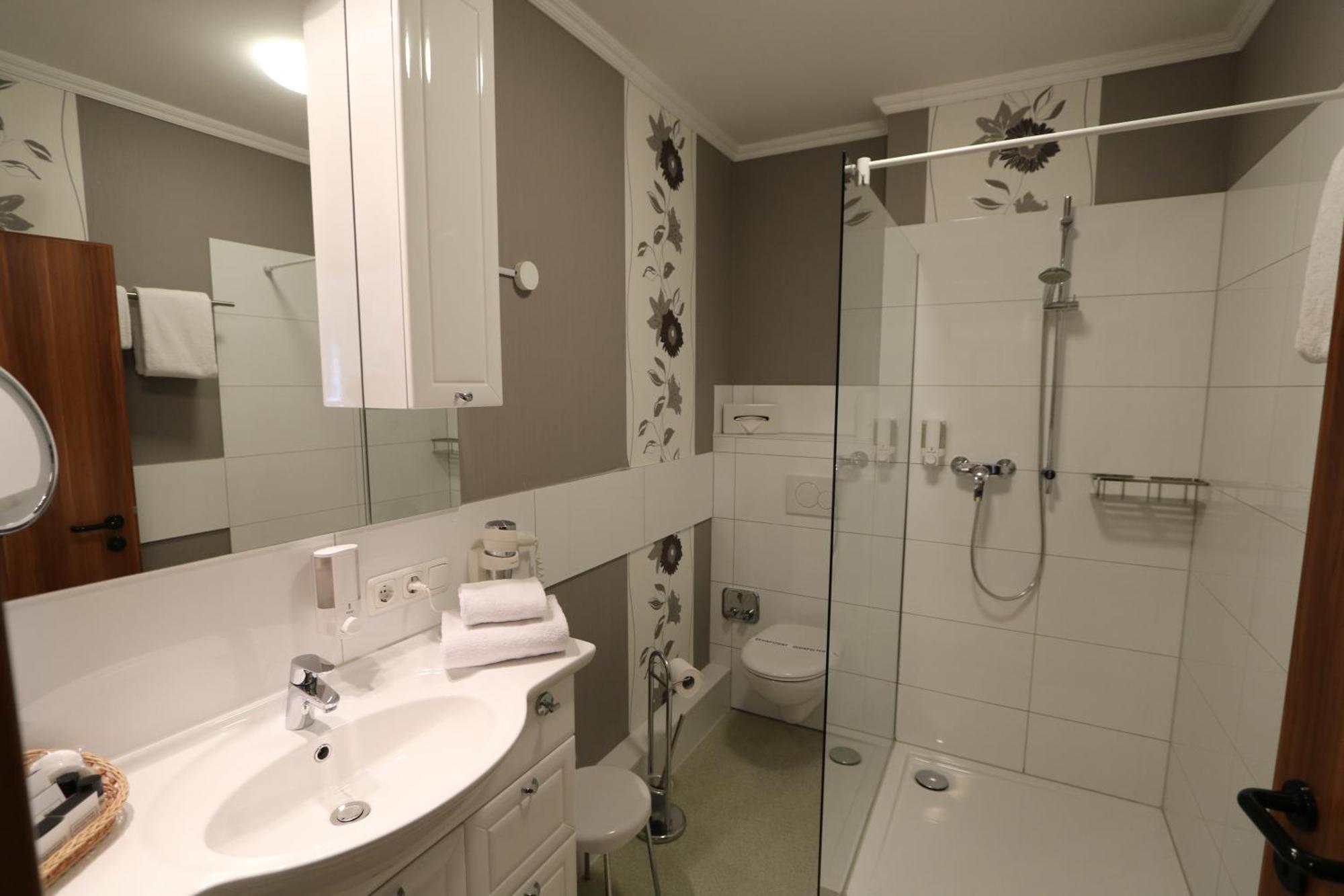 Hotel Deutscher Hof Babenhausen  Ngoại thất bức ảnh